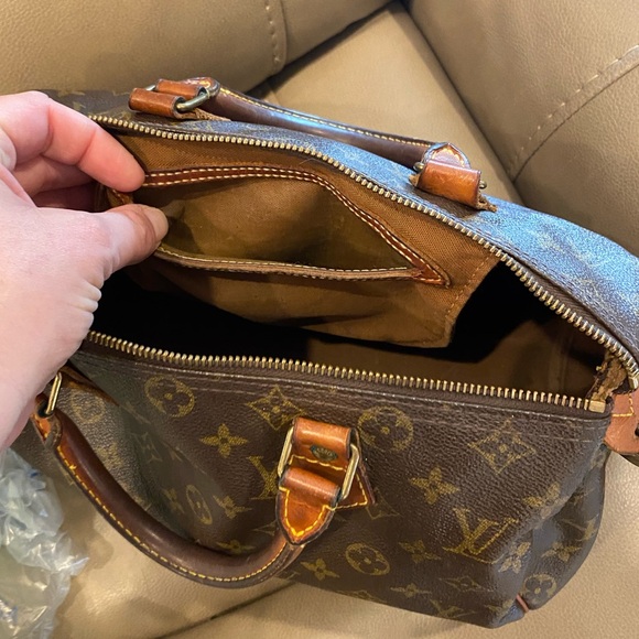 Authentic Vintage Louis Vuitton monogram Speedy 30 hand bag - Picture 7 of 16